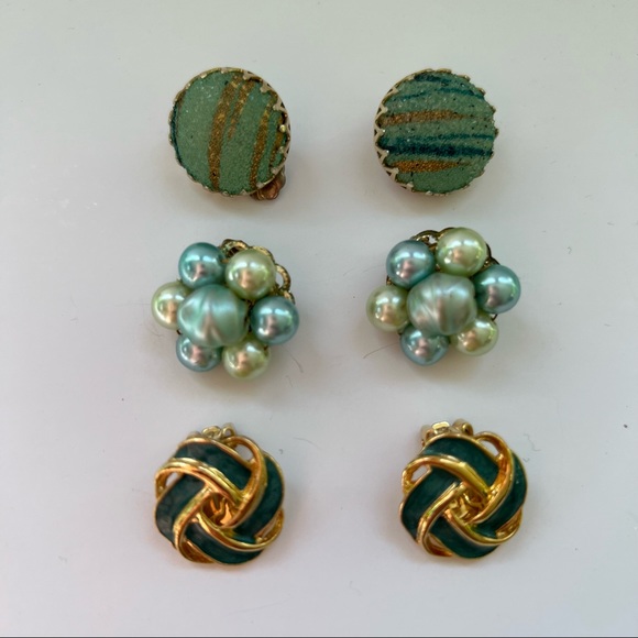 Vintage Set of 3 Pastel Green Earrings Clip On - Picture 2 of 8